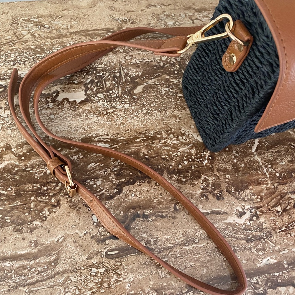 Gorgeous Crossbody Bag Handmade in Ecuador - Picture 5 of 6